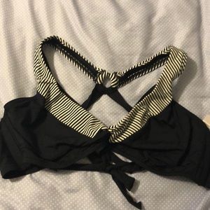 Black w/wht strips bikini top w/underwire 38DD